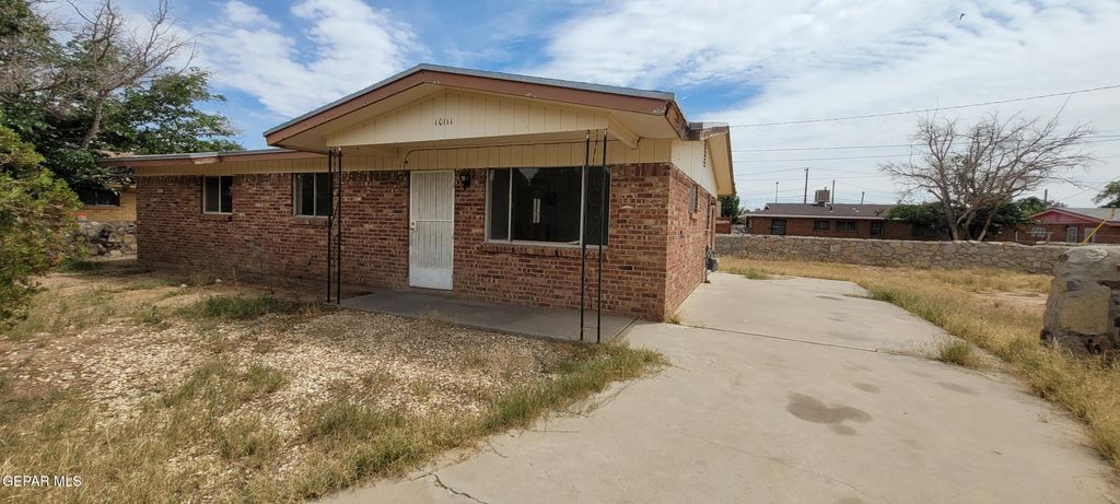 Photo of 10111 POTOMAC Street, El Paso, TX 79924 (MLS # 943422)