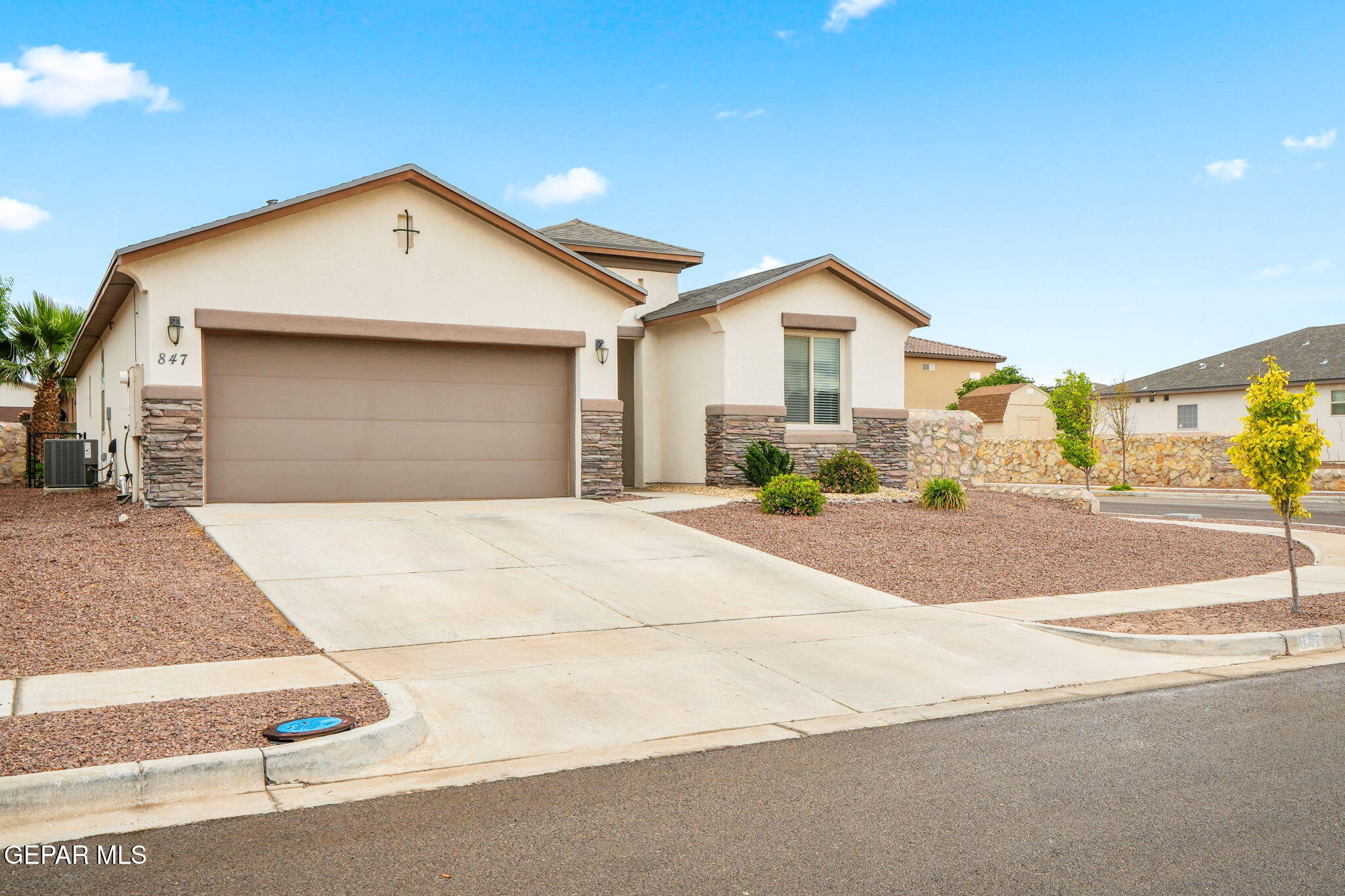 847 HOLLY PARK Avenue