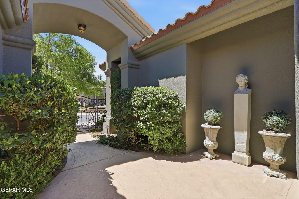 Photo of 1213 Calle Lago Drive, El Paso, TX 79912 (MLS # 945076)