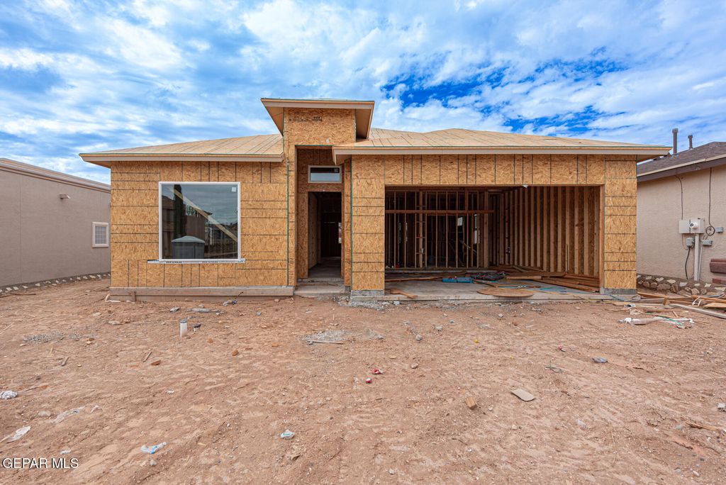 Photo of 753 DESERT SILVER Drive, Horizon City, TX 79928 (MLS # 932091)
