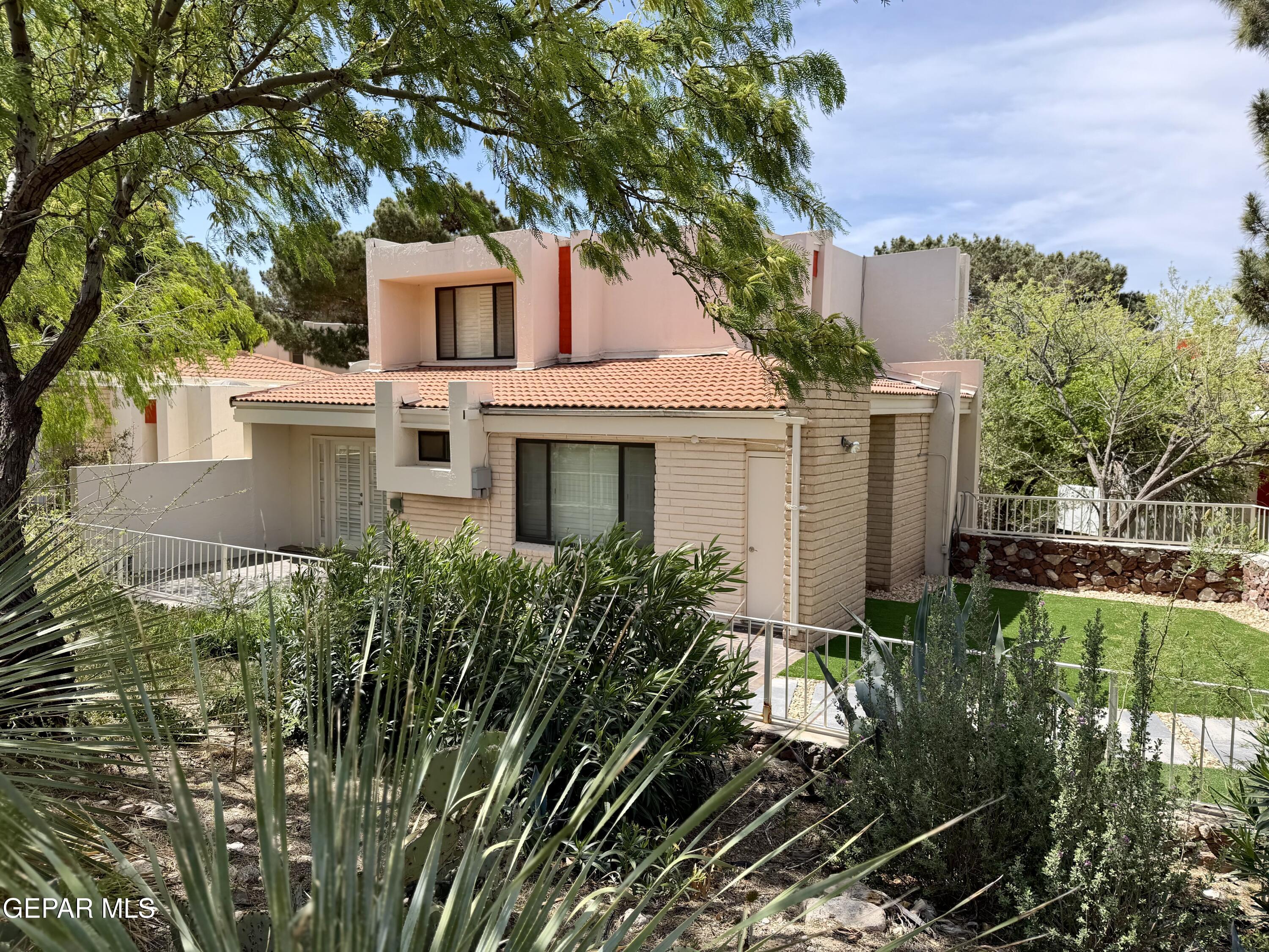 5733 MIRA GRANDE Drive