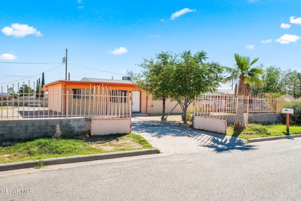14796 BOMBAY CT, HORIZON CITY, TX 79928 - Image e47d7712aaa9fb4da260c8b7c12d2ee3/2356848022