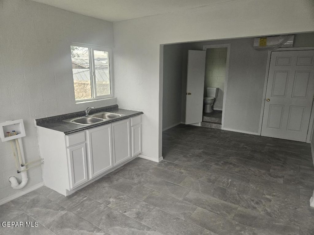 Photo of 9013 MOUNT RUSHMORE Lane, El Paso, TX 79904 (MLS # 934291)