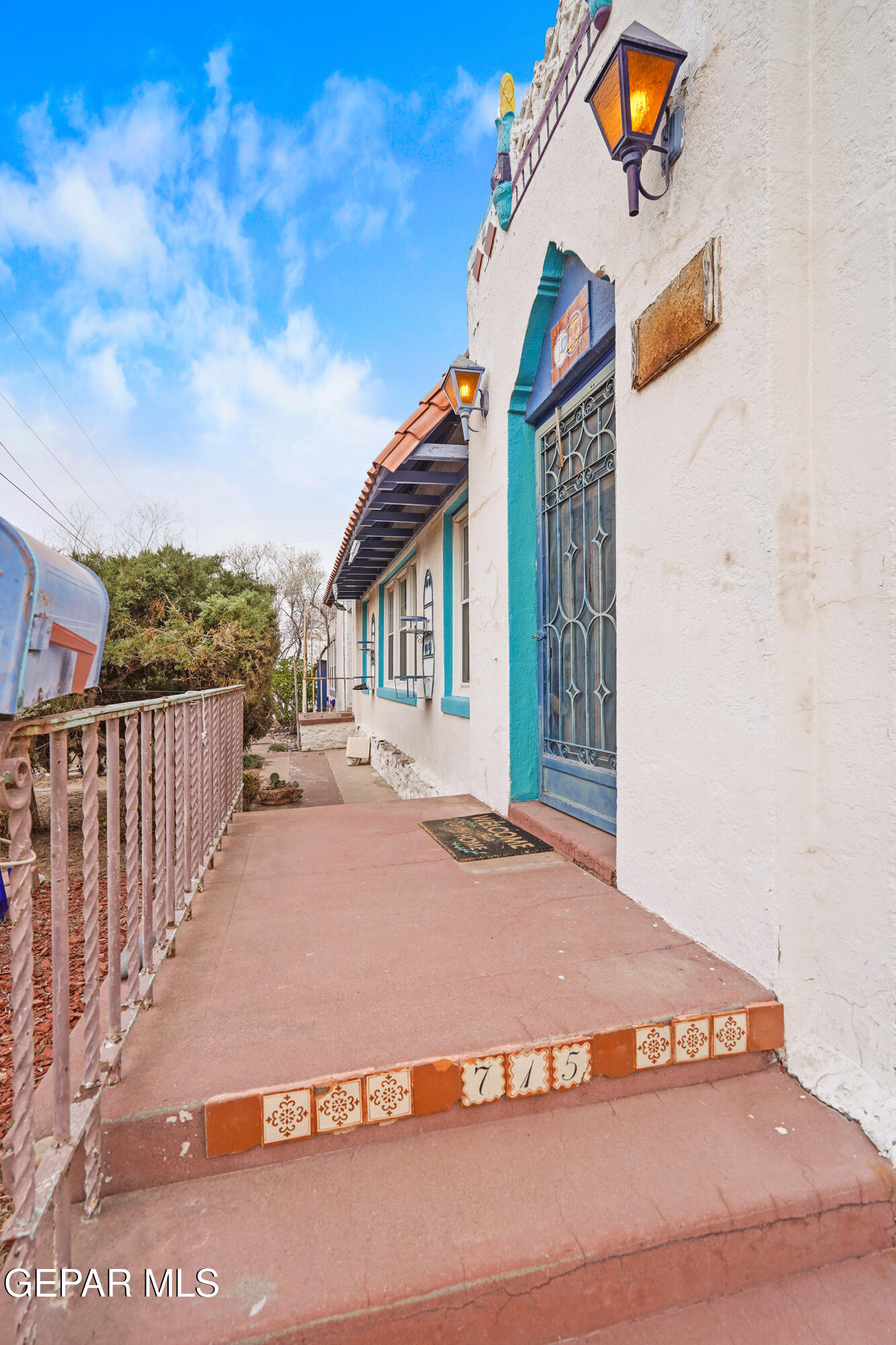 715 CINCINNATI Avenue