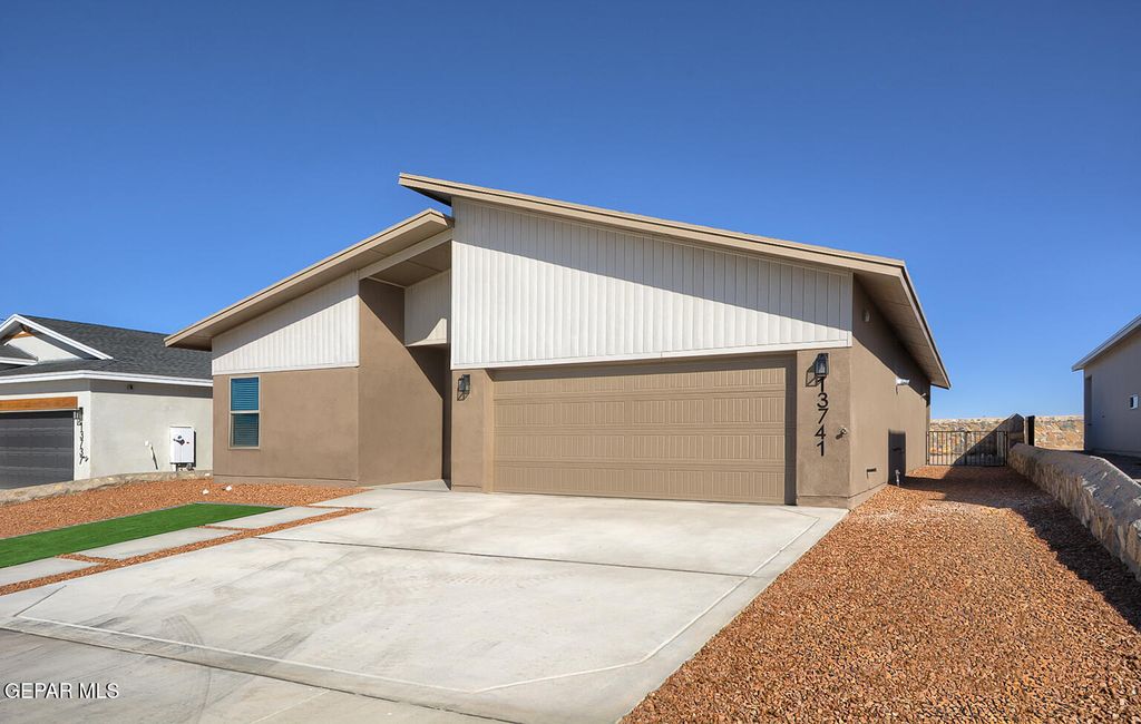 Photo of 13741 Centro Vista Avenue, El Paso, TX 79928 (MLS # 932961)