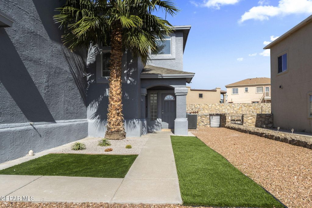 Photo of 328 De Palma Place, Horizon City, TX 79928 (MLS # 934729)