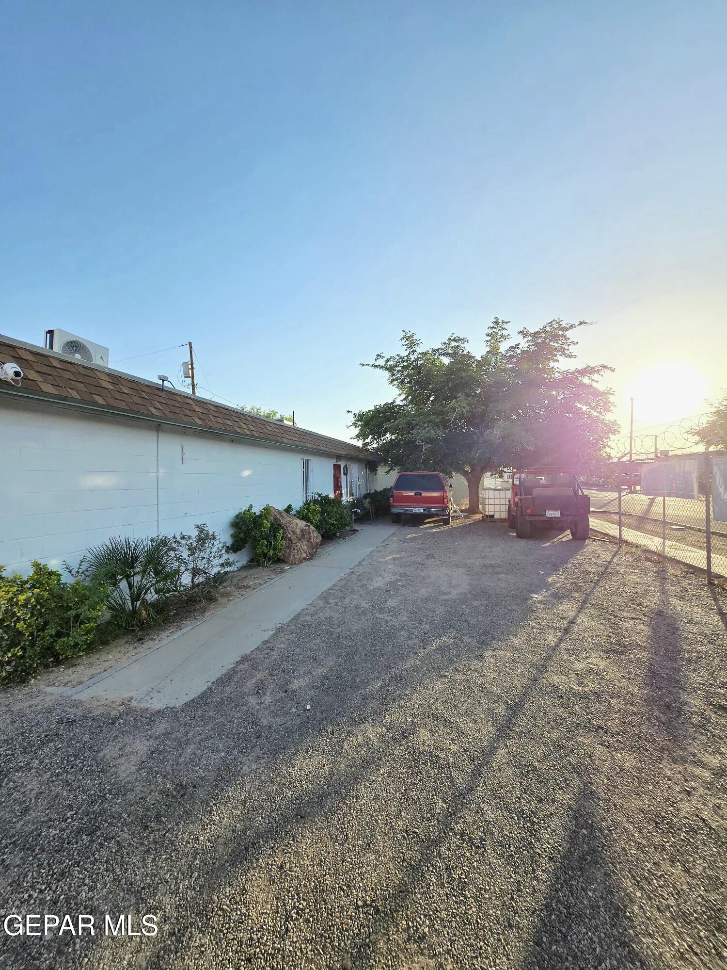 9708 CARNEGIE Avenue