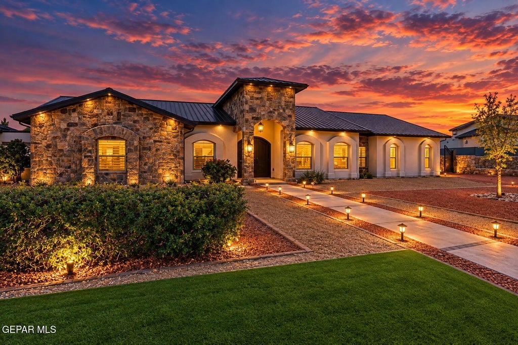 Photo of 6312 CAMINO NUEZ DR, El Paso, TX 79932 (MLS # 952980)