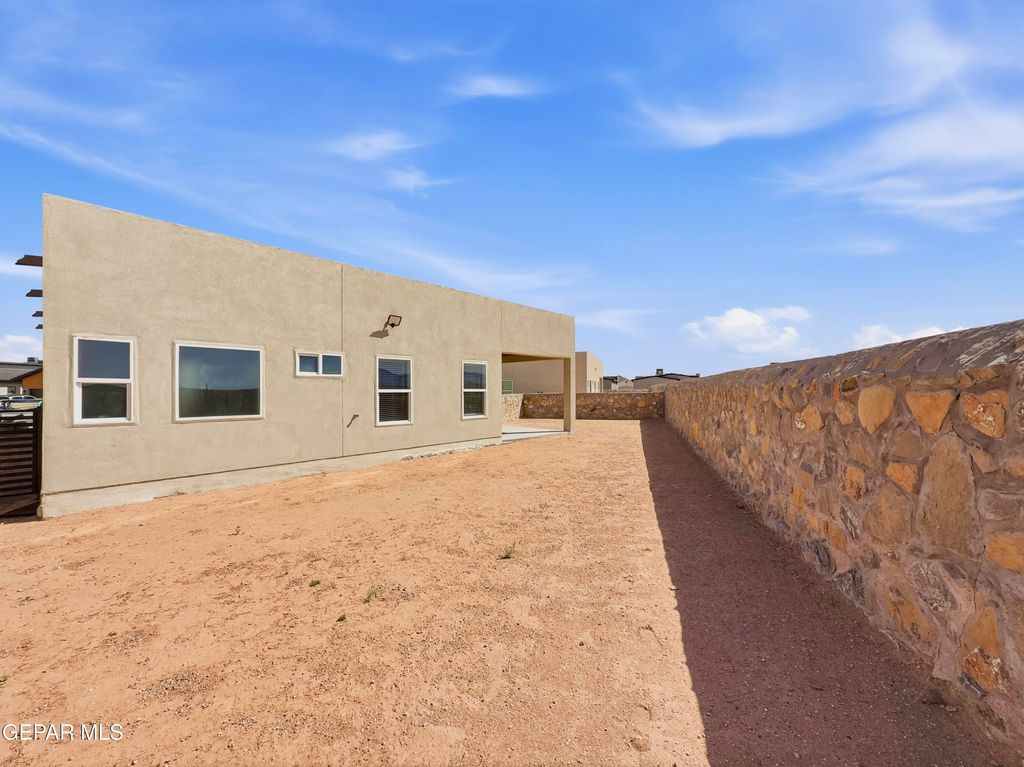 Photo of 7409 NORTE MESA, El Paso, TX 79934 (MLS # 941217)