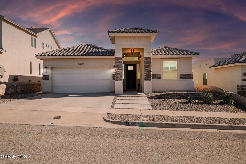 Photo of 12820 GARDEN RIDGE Drive, Horizon City, TX 79928 (MLS # 939498)