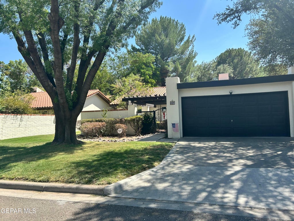 Photo of 804 LAKESHORE Drive, El Paso, TX 79932 (MLS # 950492)