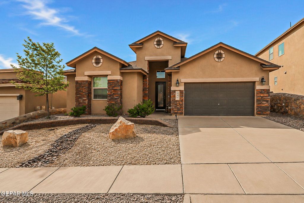 Photo of 7223 LONGSPUR Drive, El Paso, TX 79911 (MLS # 945733)