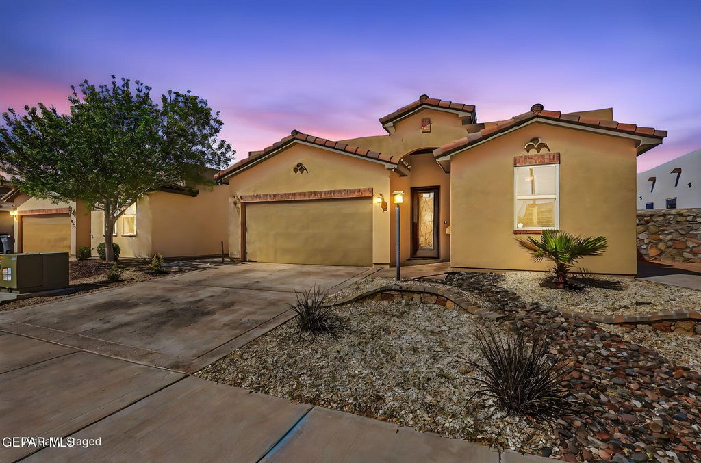 Photo of 14347 LOMA ESMERALDA, El Paso, TX 79938 (MLS # 940193)