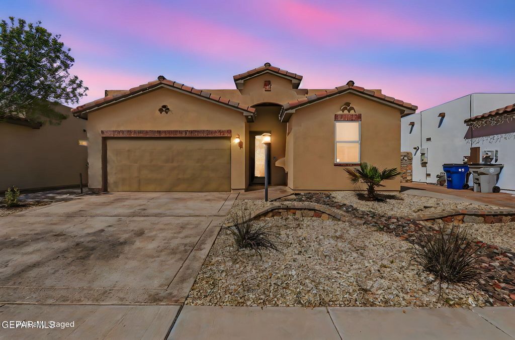 Photo of 14347 LOMA ESMERALDA, El Paso, TX 79938 (MLS # 940193)