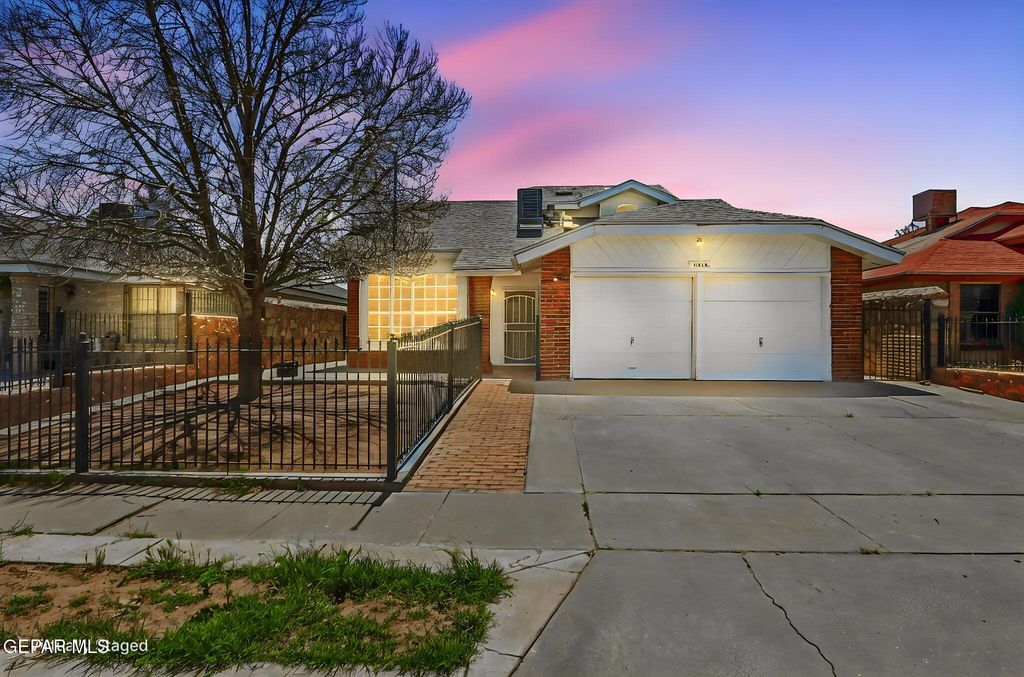 Photo of 11616 CLEAR LAKE Circle, El Paso, TX 79936 (MLS # 942988)