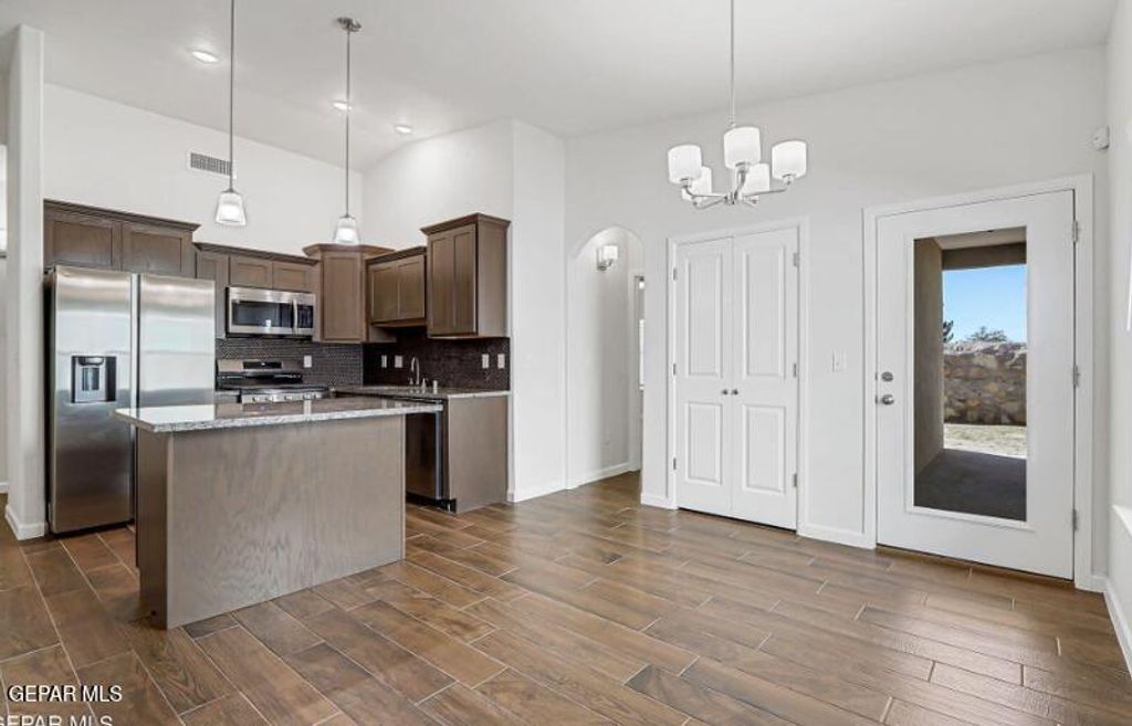 Photo of 932 GULF STREAMS Avenue, El Paso, TX 79932 (MLS # 941628)