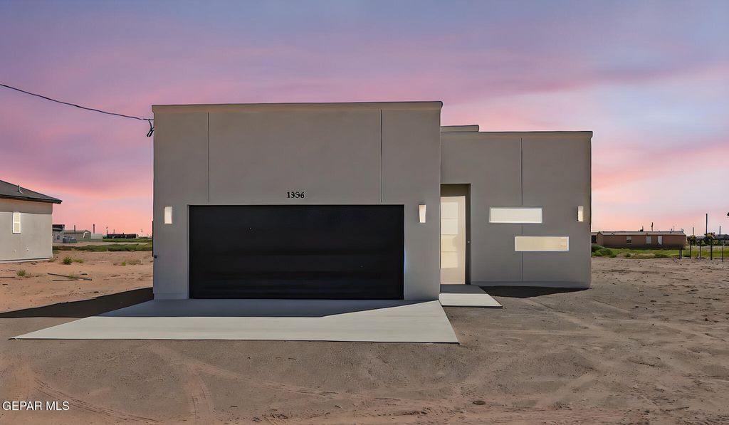 Photo of 652 Yuma Desert, Chaparral, NM 88081 (MLS # 940238)