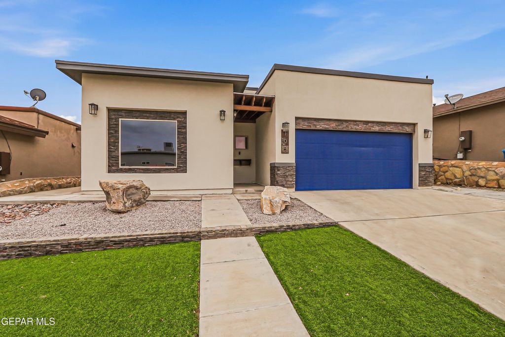 Photo of 105 N STONESIDE Drive, El Paso, TX 79928 (MLS # 943368)