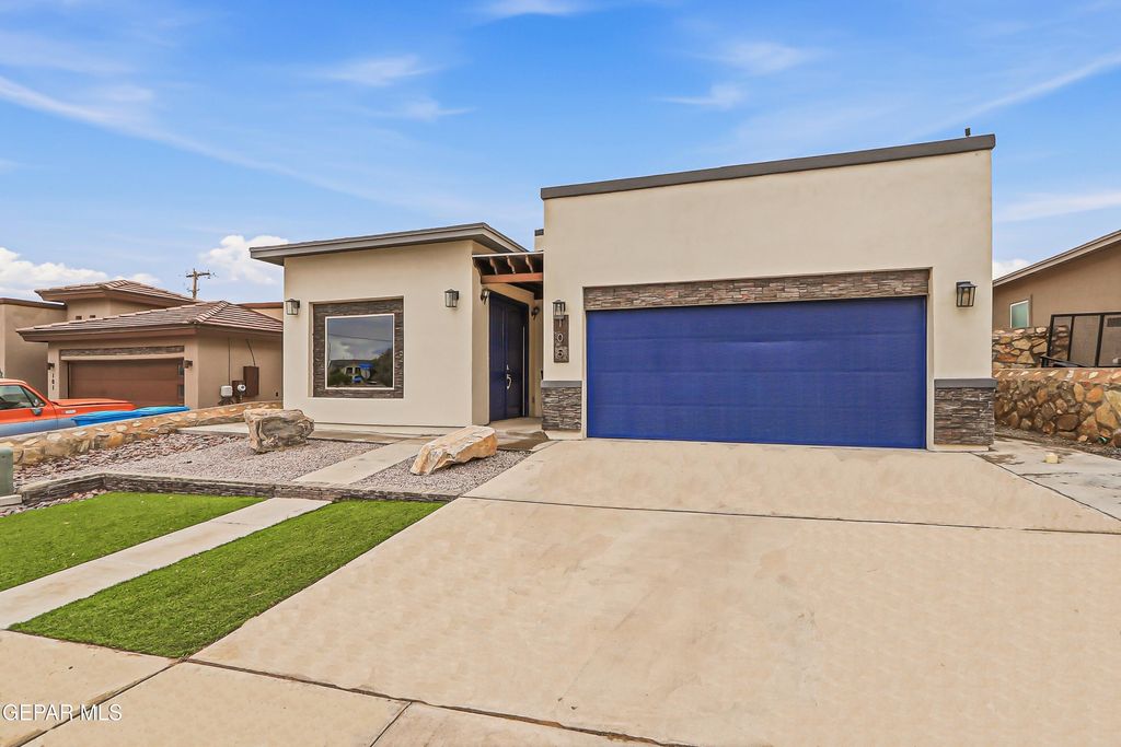 Photo of 105 N STONESIDE Drive, El Paso, TX 79928 (MLS # 943368)