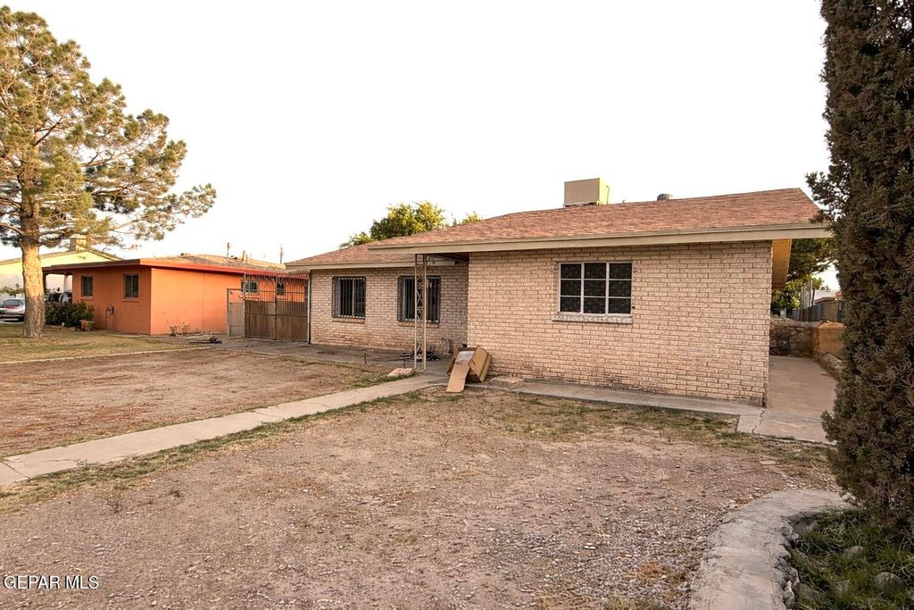 Photo of 8108 LA PALOMA Circle, El Paso, TX 79907 (MLS # 942043)