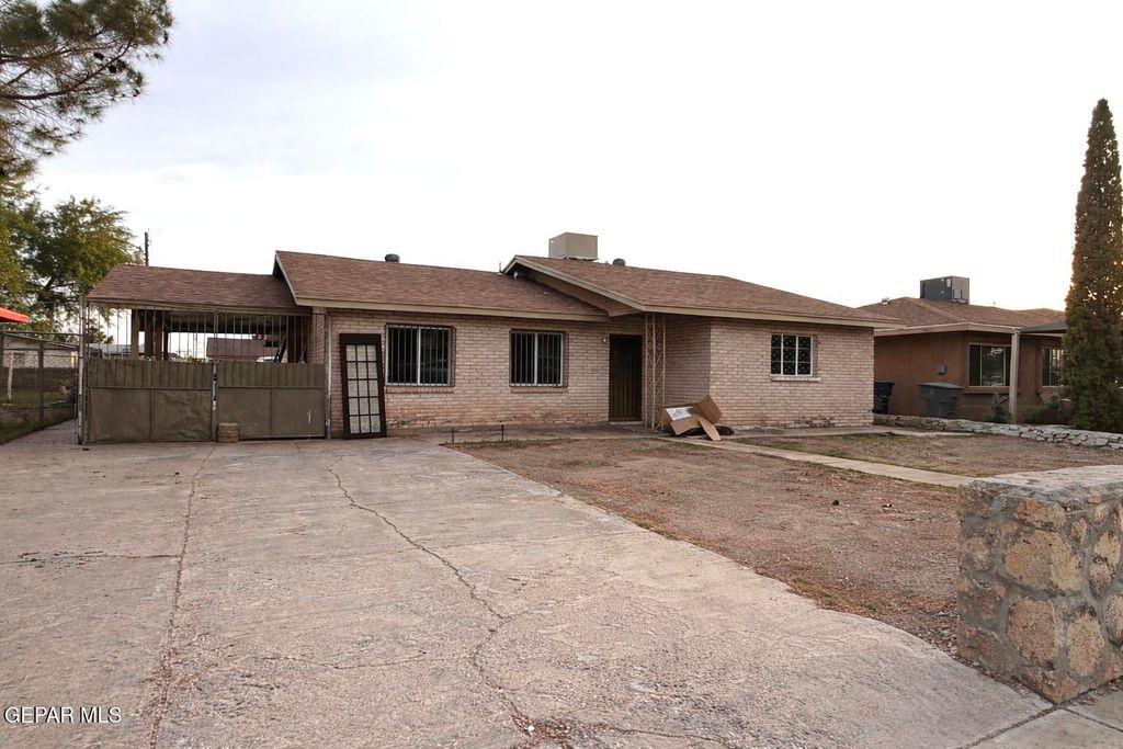 Photo of 8108 LA PALOMA Circle, El Paso, TX 79907 (MLS # 942043)