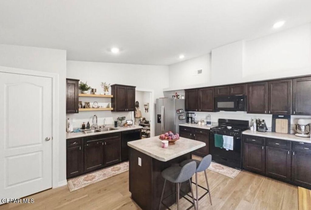 Photo of 14541 Banana Yucca Avenue, Horizon City, TX 79928 (MLS # 942390)