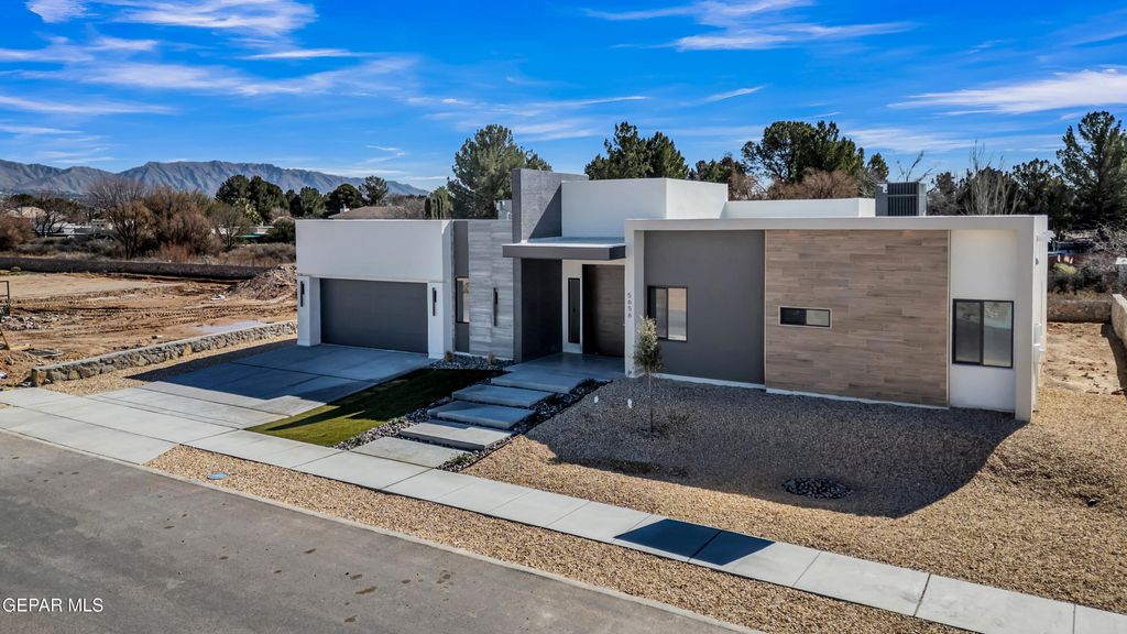 Photo of 5656 RIO BONITO Circle, El Paso, TX 79932 (MLS # 936633)
