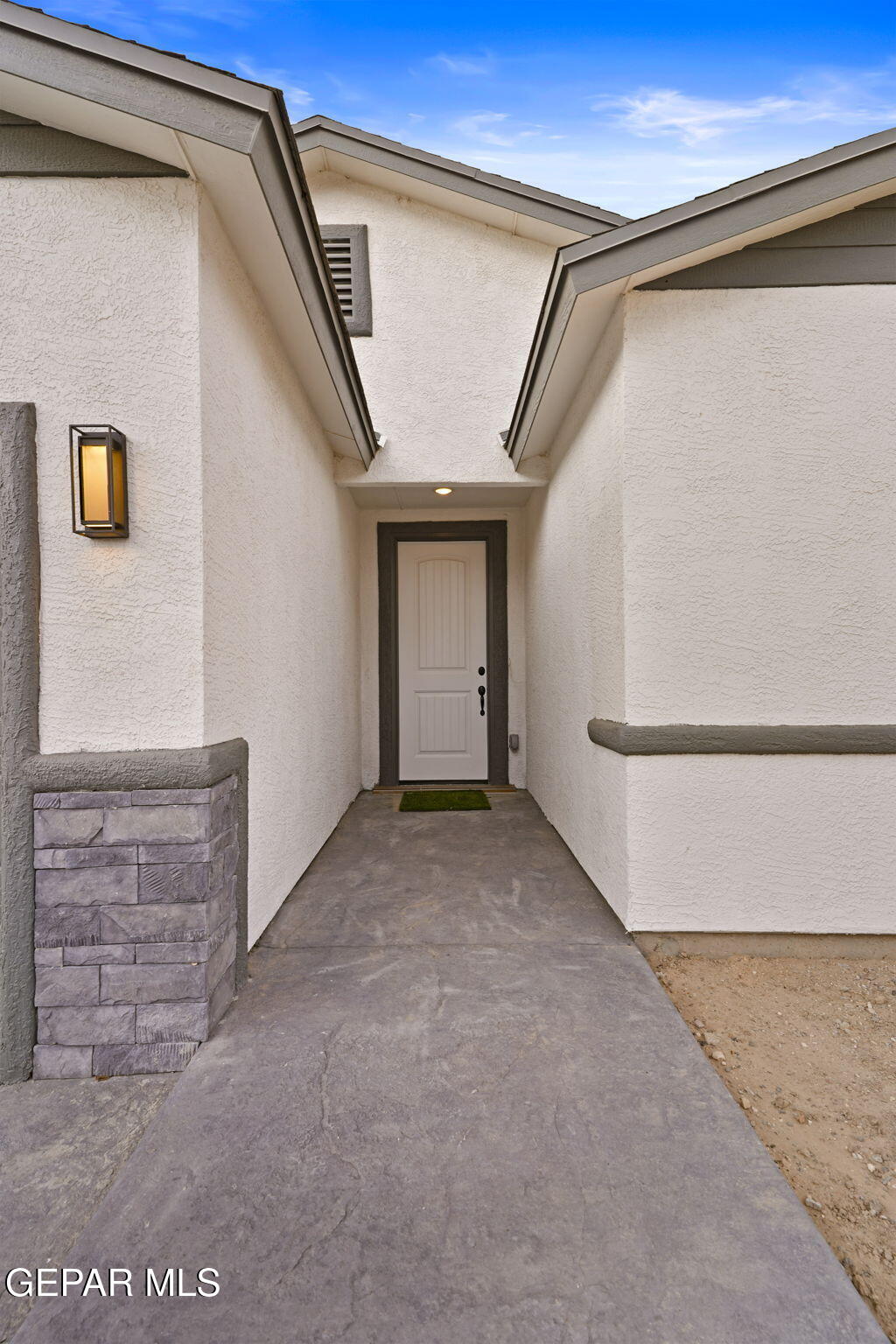 113 LANDON Way