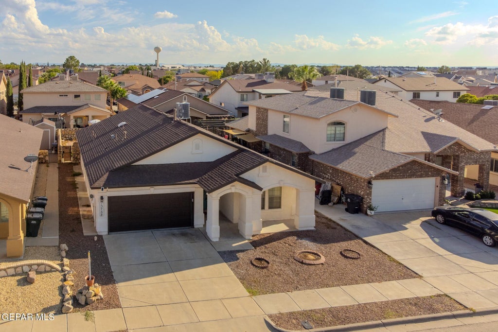 Photo of 13758 Paseo Las Nubes Drive, Horizon City, TX 79928 (MLS # 951881)