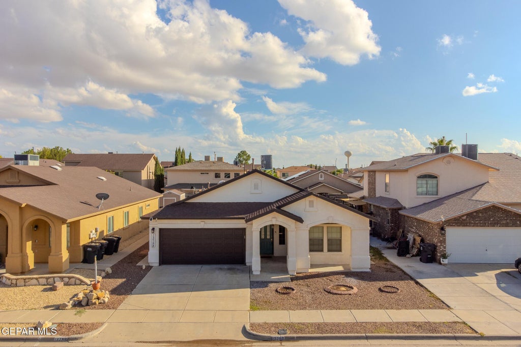 Photo of 13758 Paseo Las Nubes Drive, Horizon City, TX 79928 (MLS # 951881)