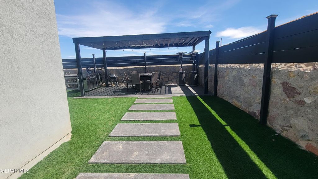 Photo of 544 PASEO DULCE Avenue, El Paso, TX 79928 (MLS # 931573)