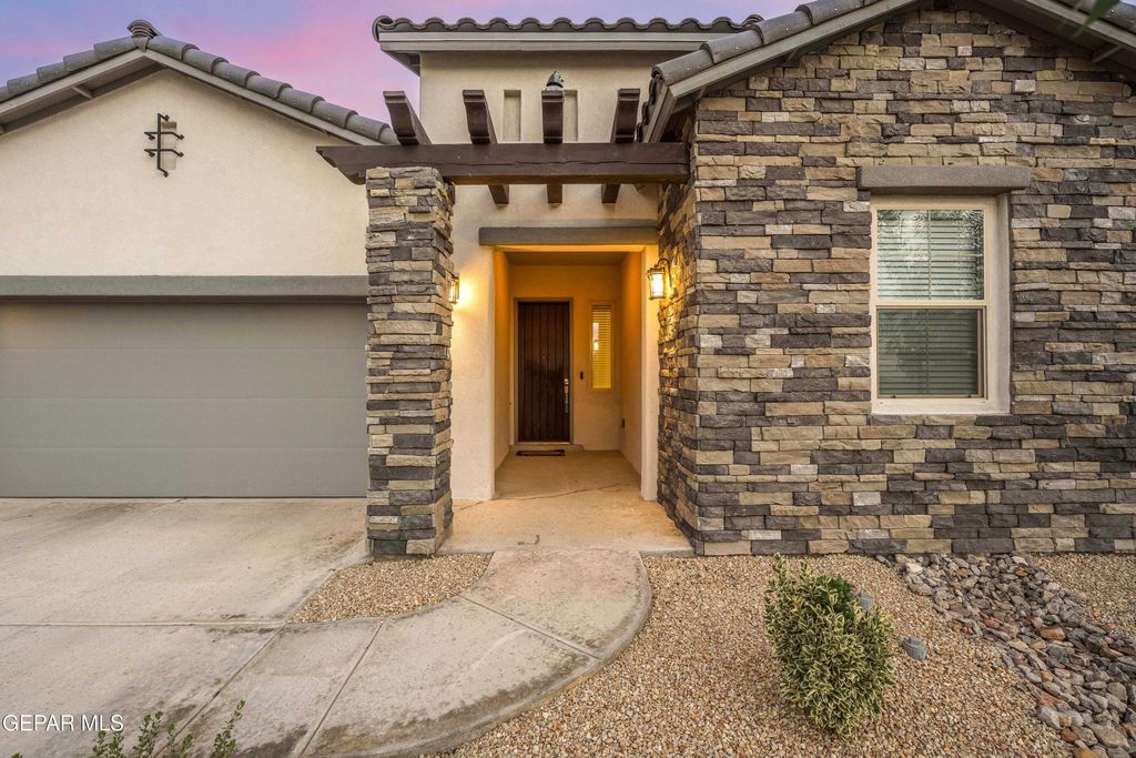 Photo of 4346 Sage Springs Drive, Las Cruces, NM 88011 (MLS # 932379)