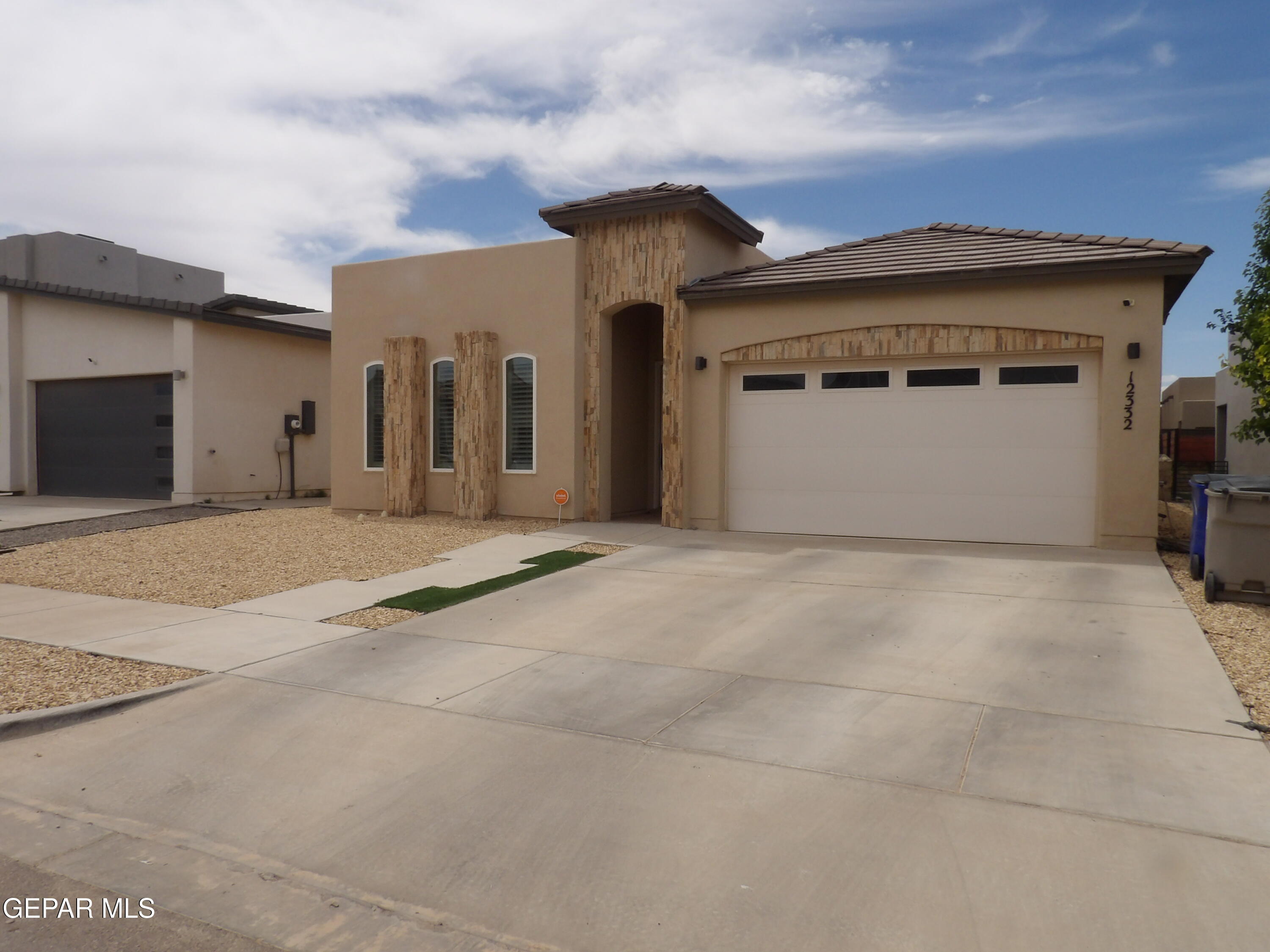 12332 DESERT PALMS Avenue