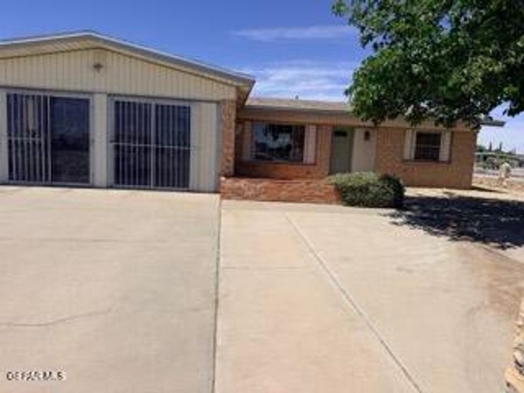 Photo of 10845 SAM SNEAD Drive, El Paso, TX 79935 (MLS # 944572)