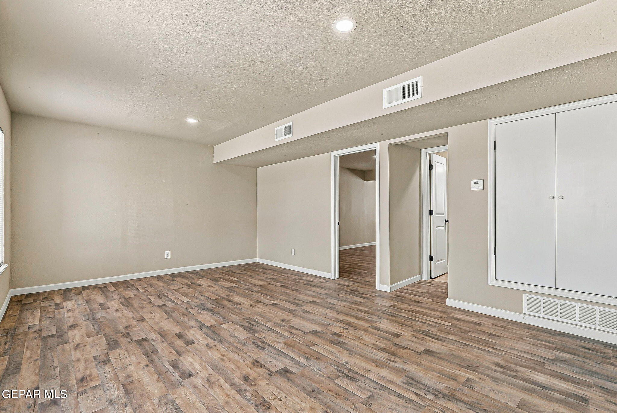 5312 DEARBORNE Drive