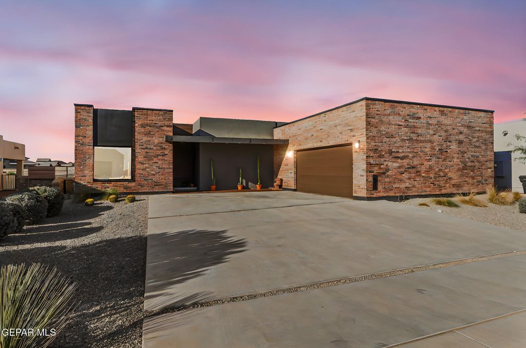 Photo of 329 RIO DEL RANCHO Court, El Paso, TX 79932 (MLS # 932082)