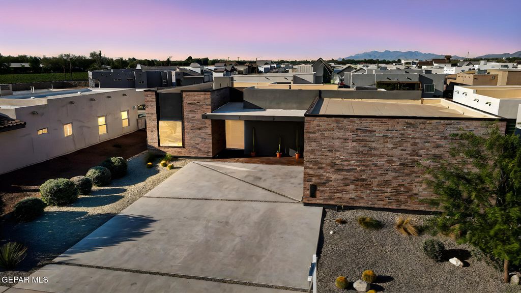 Photo of 329 RIO DEL RANCHO Court, El Paso, TX 79932 (MLS # 932082)