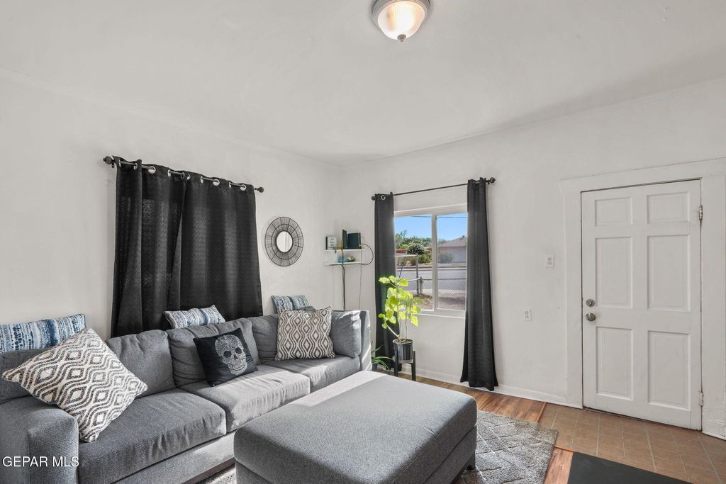 Photo of 120 PENDALE Road, El Paso, TX 79907 (MLS # 946890)