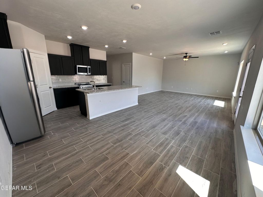Photo of 5005 ANDREW JOREL Drive, El Paso, TX 79938 (MLS # 931633)