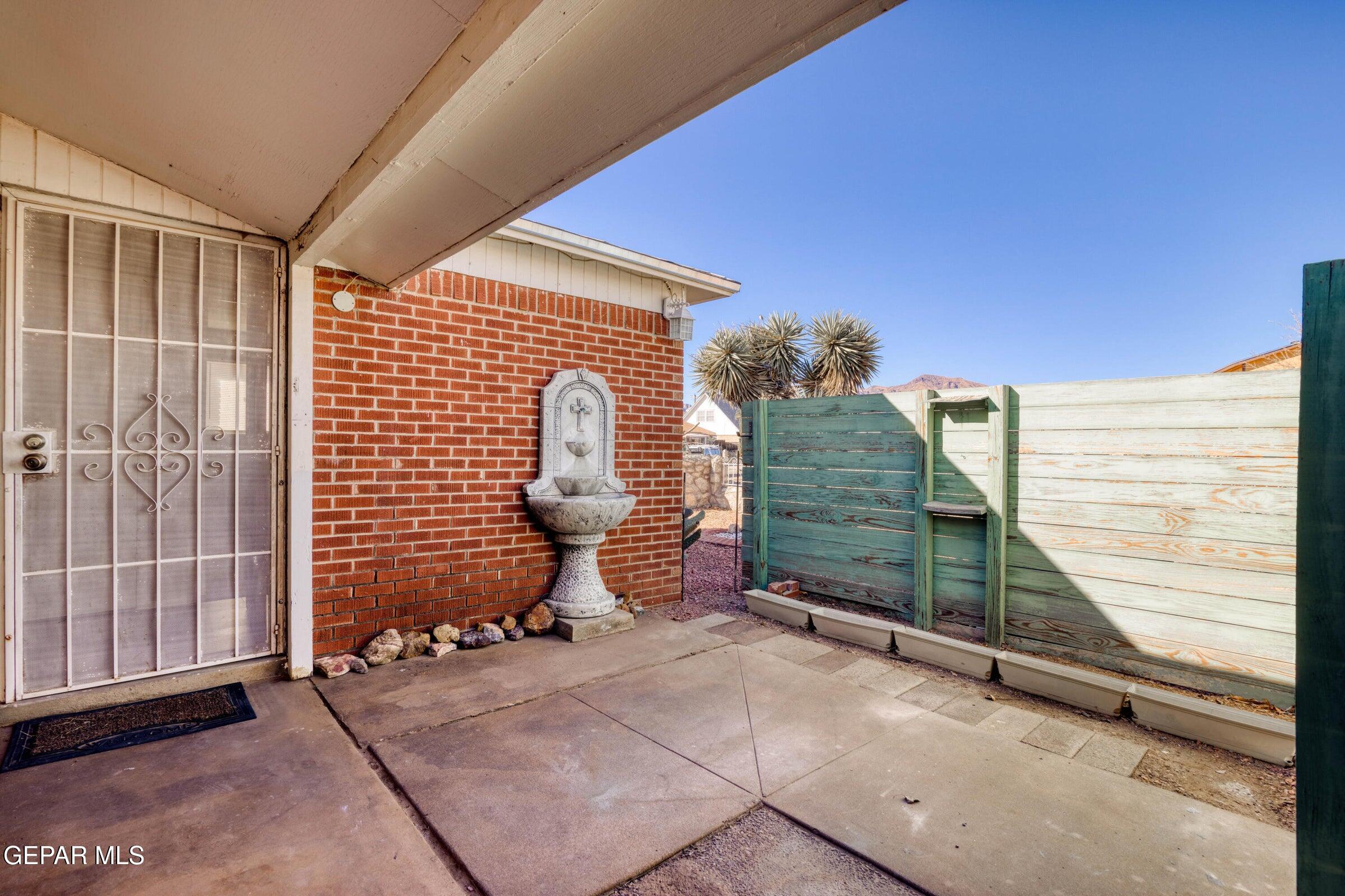 10420 PALOMINO Street