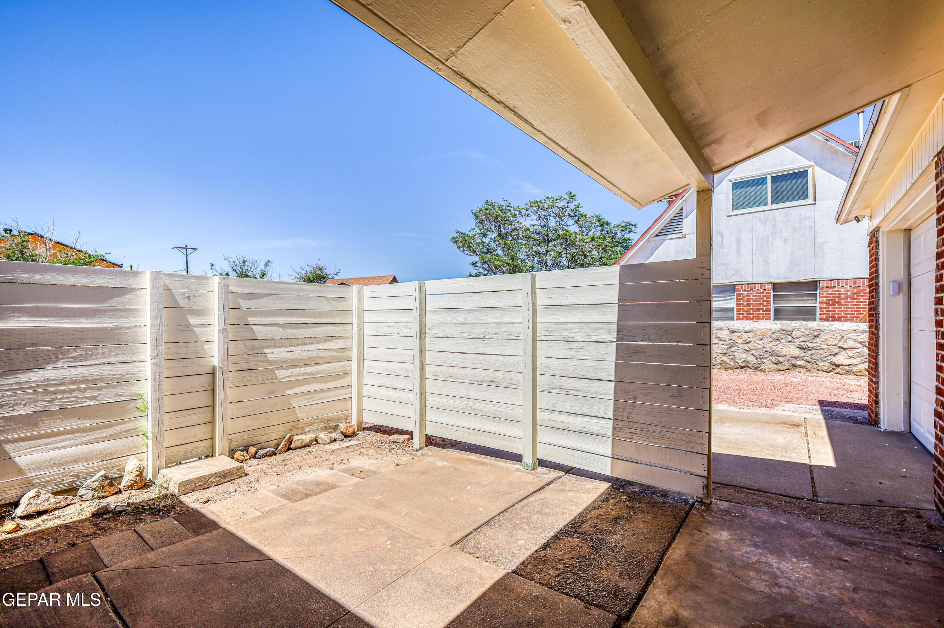 10420 PALOMINO Street