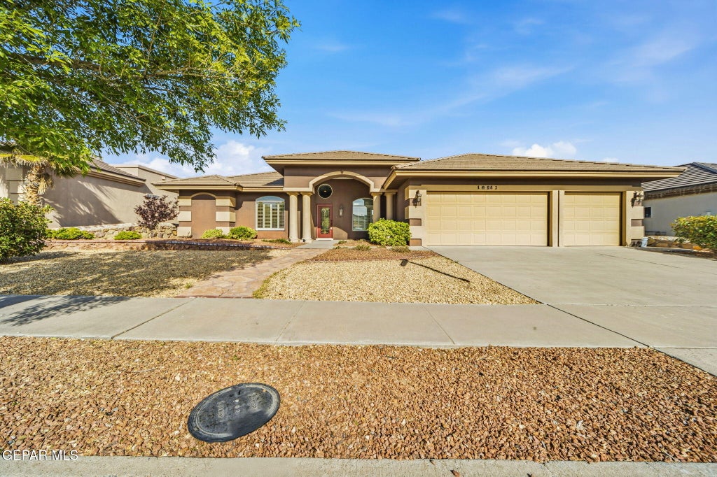Photo of 1472 PIONEER RIDGE Drive, El Paso, TX 79912 (MLS # 948732)