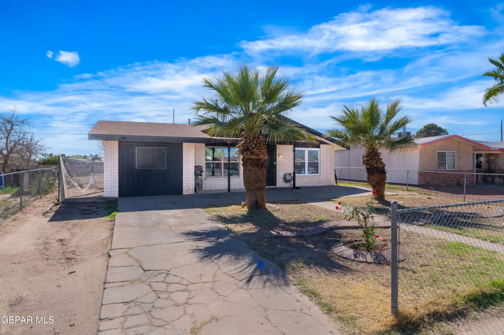 Photo of 264 LINK Drive, El Paso, TX 79907 (MLS # 940709)