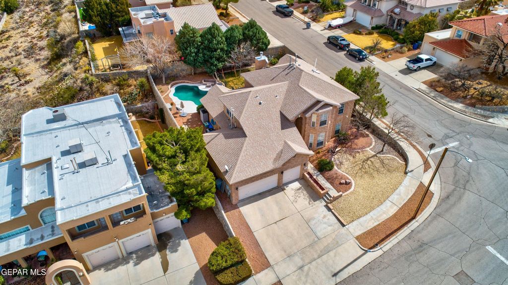 Photo of 918 Bellacumbre Drive, El Paso, TX 79912 (MLS # 943550)