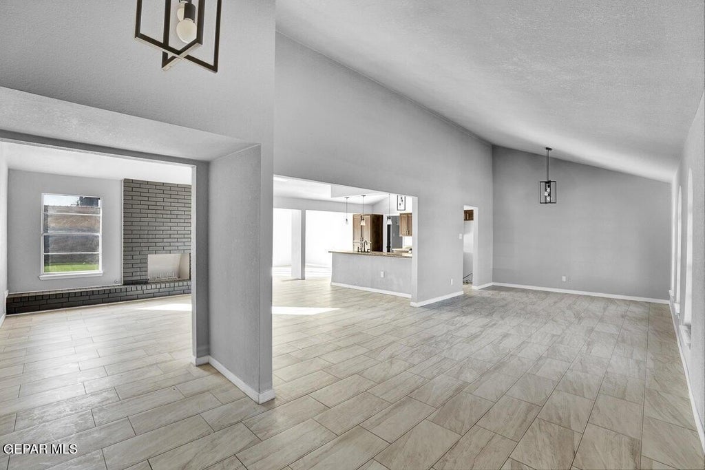 Photo of 3709 ROSLYN Drive, Horizon City, TX 79928 (MLS # 952187)