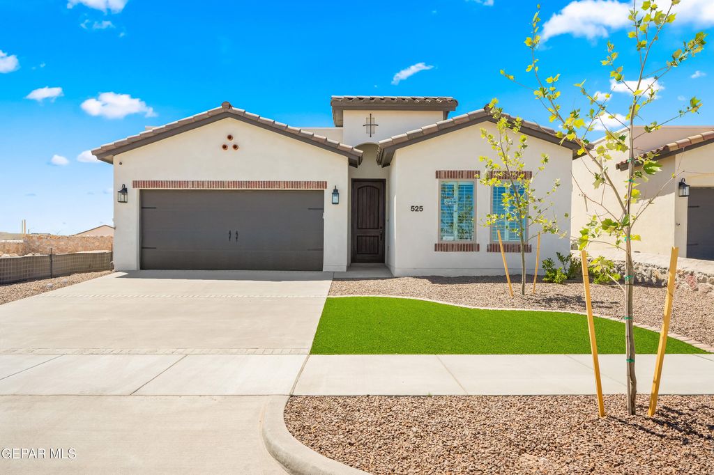Photo of 652 Paseo Campanero Street, El Paso, TX 79928 (MLS # 943423)