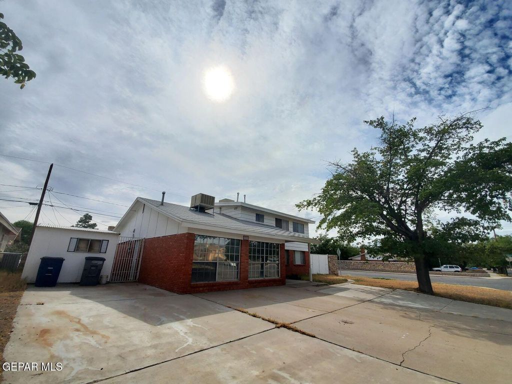 Photo of 3300 TYRONE Drive, El Paso, TX 79925 (MLS # 937958)