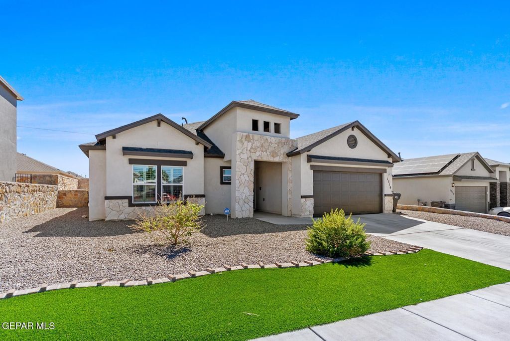 Photo of 1310 MEADOW Road, Canutillo, TX 79835 (MLS # 942409)