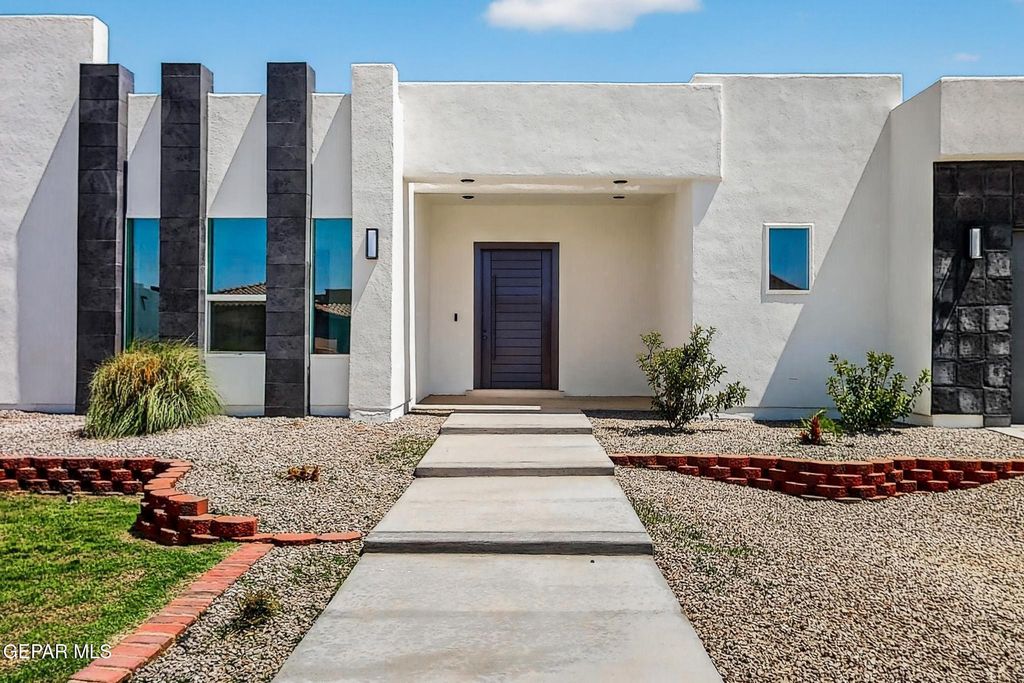 Photo of 317 RIO DE JAZMIN Circle, El Paso, TX 79932 (MLS # 938217)