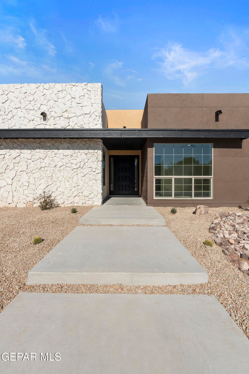 Photo of 5659 RIO BONITO Circle, El Paso, TX 79932 (MLS # 948589)